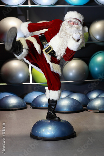 Photo: lively Santa Claus fitness training lively Santa Claus fitness training