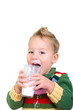 Foto: Kleiner Junge trinkt Milch Kleiner Junge trinkt Milch