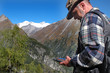 Wanderer mit GPS - hiker with GPS
