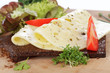 Bärlauchkäse auf Scharzbrot