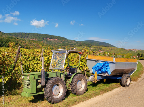 Photo: TRACTEUR AGRICOLE TRACTEUR AGRICOLE