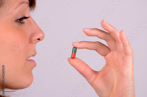 Photo: pille schlücken pille schlücken
