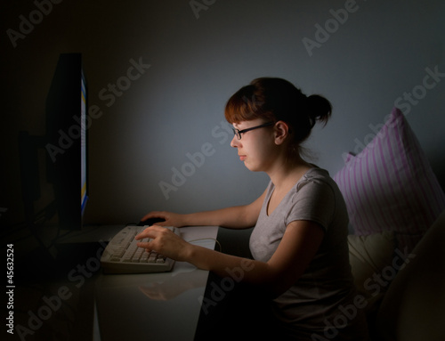 Photo: woman working on computer woman working on computer