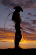 Foto: woman with rope silhouette woman with rope silhouette