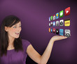Foto: Woman standing presenting applications Woman standing presenting applications
