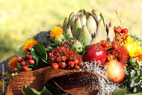 Photo: blumenstrauß mit artischocke blumenstrauß mit artischocke