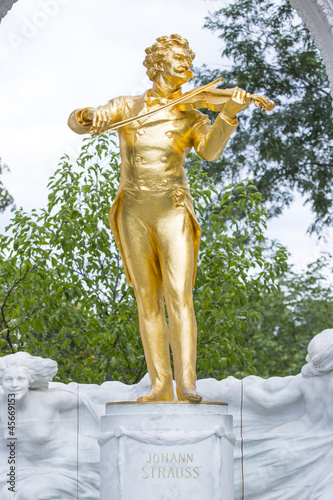 Photo: Johann Strauss Monument Johann Strauss Monument