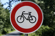 Photo: Durchfahrt für Fahrradfahrer verboten, Verkehrsschild Durchfahrt für Fahrradfahrer verboten, Verkehrsschild