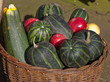 Foto: Zucchini - Apfel - Bunter Obst und Gemüsekorb Zucchini - Apfel - Bunter Obst und Gemüsekorb