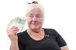 Seniorin mit Geld