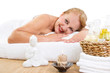 Ältere Frau entspannt bei der Massage