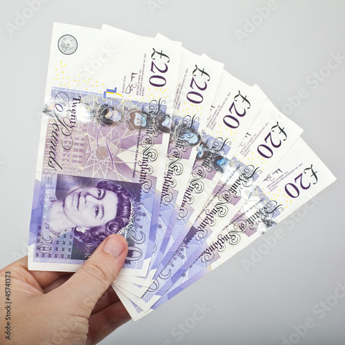 Photo: £100 £100