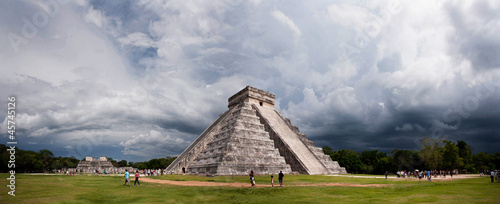 Photo: Mayan pyramid, the panorama of Chichen Itza, Mexico Mayan pyramid, the panorama of Chichen Itza, Mexico