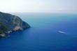 Statek przy skalistym klifie 2, grecka wyspa Zakynthos