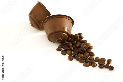 Photo: Capsule e chicchi di caffè Capsule e chicchi di caffè