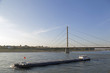 Frachtschiff,Rheinbrücke bei Düsseldorf