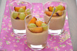 Grießpudding mit Früchten