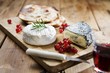 Käse Beeren und Brot