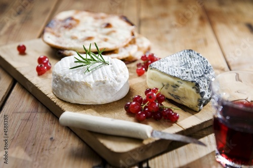 Photo: Käse Beeren und Brot Käse Beeren und Brot