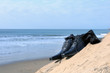 Paire de souliers vernis sur une plage