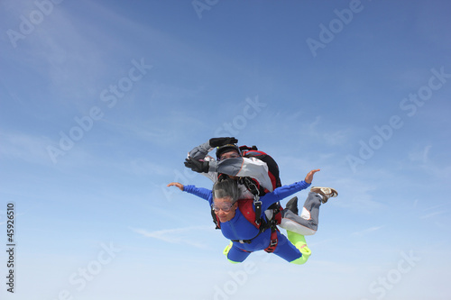 Photo: Saut en parachute en tandem (je vole ...) Saut en parachute en tandem (je vole ...)