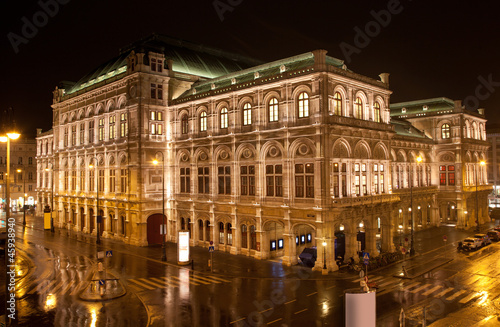 Photo: Vienna State Opera in night, Austria Vienna State Opera in night, Austria
