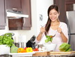 Foto: Woman making salad Woman making salad