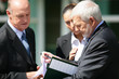 Foto: Business people outdoors Business people outdoors