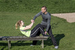 Foto: Manual Resistance Übung im Freinen - Paarübung mit Trainer Manual Resistance Übung im Freinen - Paarübung mit Trainer