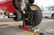 Foto: Reparatur des Hauptfahrwerkes am Flugzeug Reparatur des Hauptfahrwerkes am Flugzeug