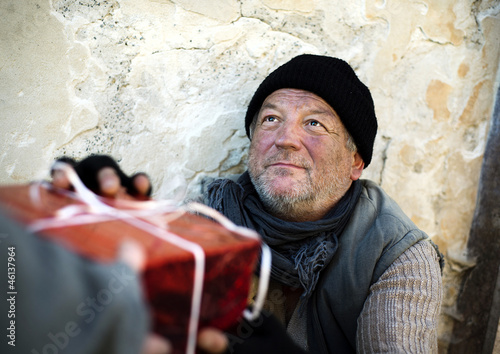 Photo: Christmas gift for homeless man Christmas gift for homeless man