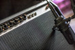 Photo: Gitarrenverstärker mit Mikrofon Gitarrenverstärker mit Mikrofon