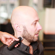 Mann beim Friseur