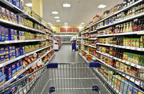 Photo: Einkaufen im Supermarkt Einkaufen im Supermarkt
