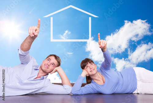 Photo: paar haus zeigen im himmel paar haus zeigen im himmel