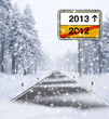 Schneefahrbahn mit Ortsschild 2013