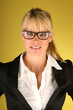 Blondine im Business Kostüm