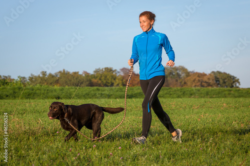 Photo: Frau und Hund Frau und Hund