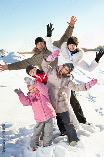 Photo: Family in the winter Family in the winter