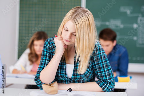 Photo: studentin in der uni studentin in der uni