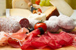 Foto: tagliere di salumi e formaggi tagliere di salumi e formaggi
