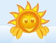 Sonne schaut hinter Wolken hervor