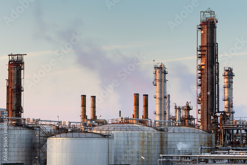 Photo: Oil storage tank in Petrechemical plant Oil storage tank in Petrechemical plant