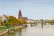 Nördliche Mainseite in Frankfurt mit Kaiserdom