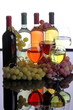 Foto: Vino bianco,rosso,rosato, calici e uva Vino bianco,rosso,rosato, calici e uva