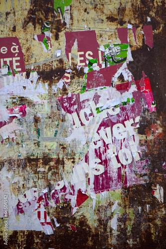 Photo: Papier, affiche, vandalisme, déchiré, publicité, mur Papier, affiche, vandalisme, déchiré, publicité, mur