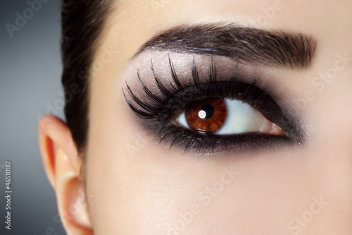 Photo: Eye with black fashion make-up Eye with black fashion make-up
