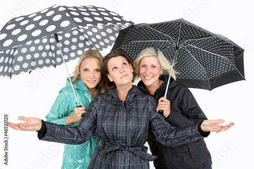 Photo: Frauen im Regen Frauen im Regen