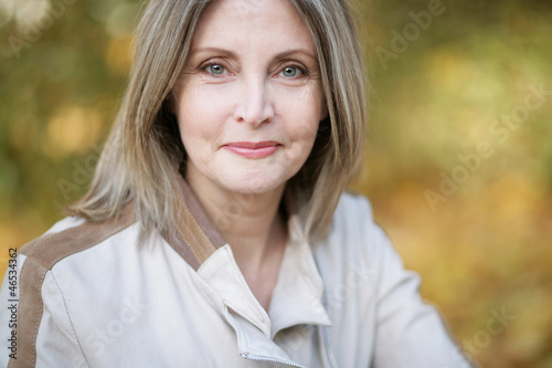 Photo: Portrait einer älteren Frau Portrait einer älteren Frau