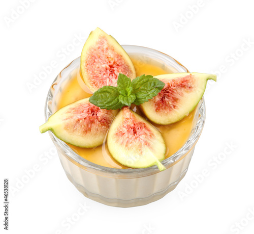 Photo: honey mousse with figs and marsala wine with clipping path honey mousse with figs and marsala wine with clipping path